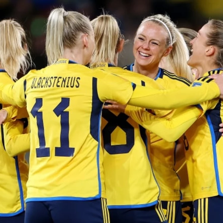 Imagen relacionada de resumen futbol suecia derrota italia avanza fases finales copa mundial femenina