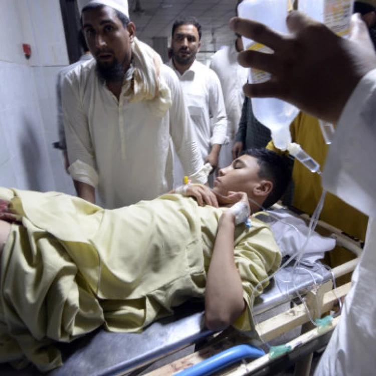 Imagen relacionada de atentado suicida pakistan 44 muertos 200 heridos