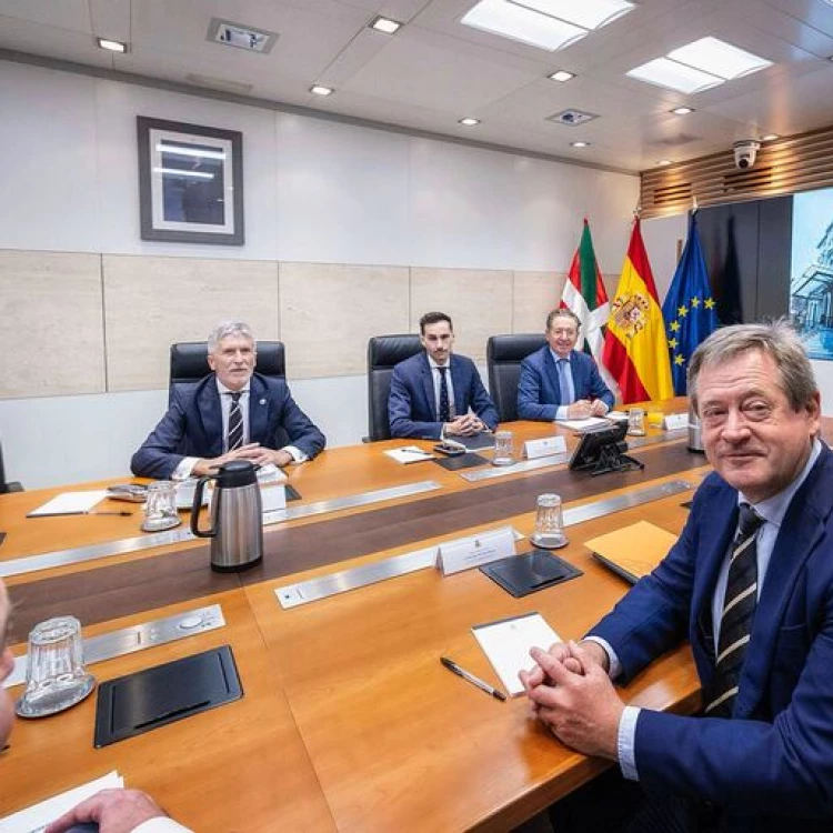 Imagen relacionada de reunion seguridad gobierno vasco interior
