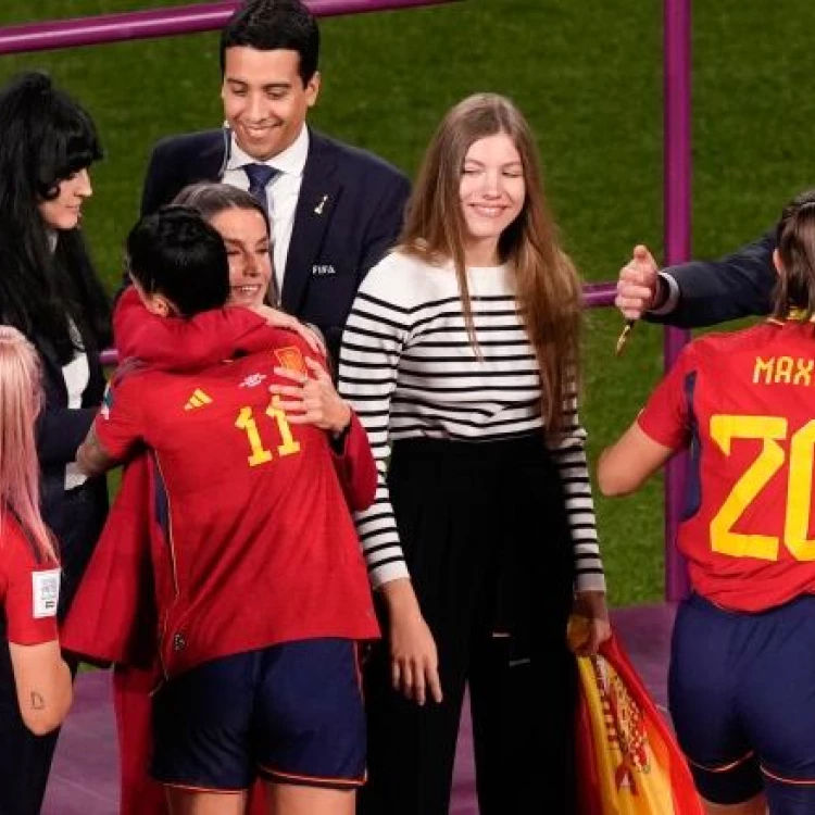 Imagen relacionada de presidente federacion espanola futbol disculpa beso inapropiado jugadora ganar copa mundo