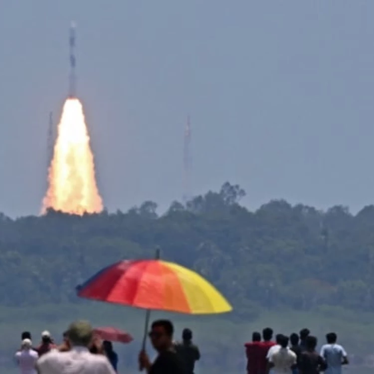 Imagen relacionada de india lanza cohete estudiar sol