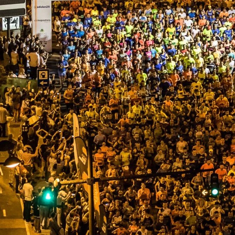 Imagen relacionada de la 15k nocturna vuelve a valencia con mas de 9000 corredores