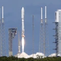 Imagen relacionada de amazon lanza satelites para su red de internet y competir con starlink de spacex