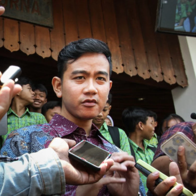Imagen relacionada de hijo lider indonesio joko widodo convertido companero formula favorito elecciones presidenciales