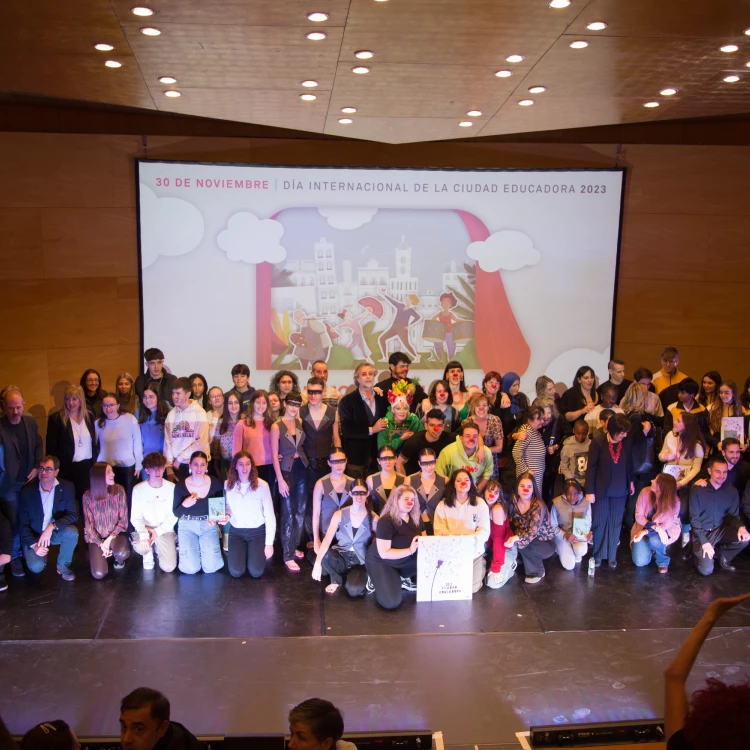 Imagen relacionada de zaragoza dia ciudad educadora premios