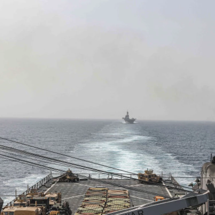 Imagen relacionada de helicópteros armada eeuu hunden embarcaciones militantes iran mar rojo