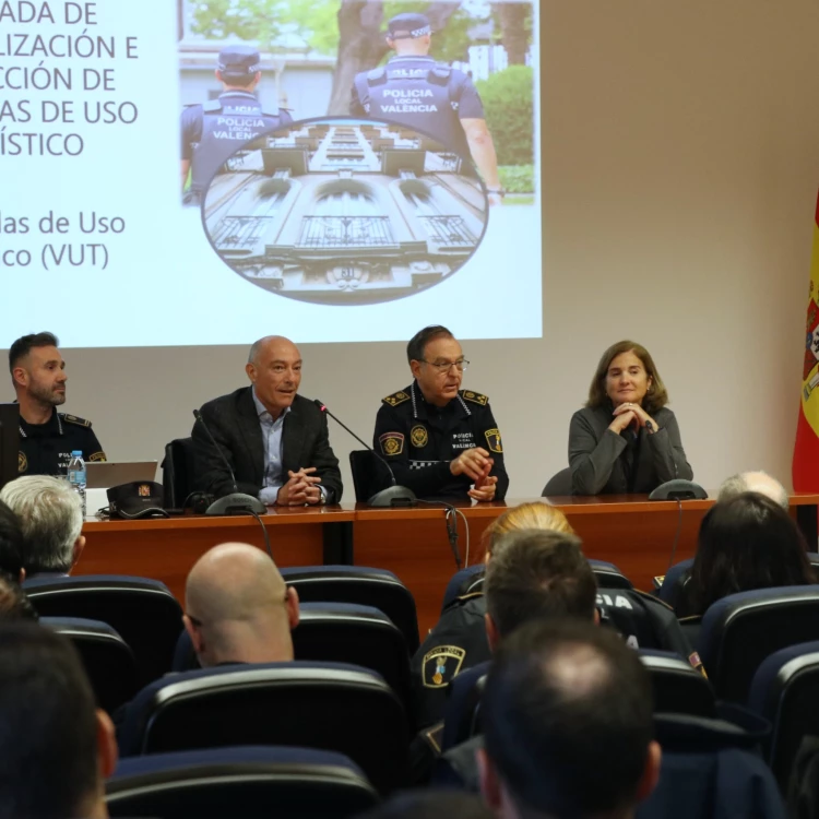 Imagen relacionada de formacion policial control apartamentos turisticos ilegales valencia