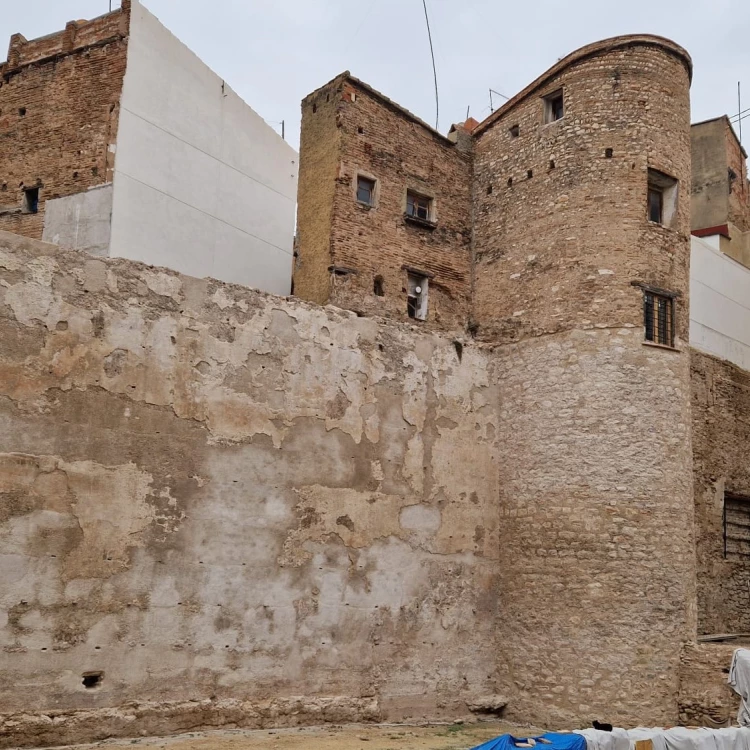 Imagen relacionada de el ayuntamiento impulsa el proyecto de restauracion de la antigua muralla islamica en valencia
