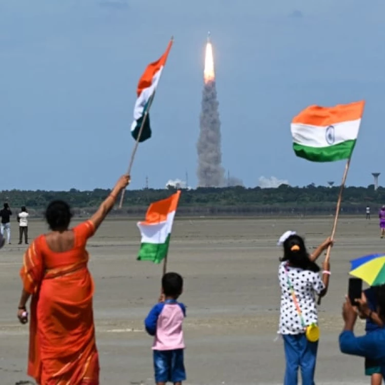 Imagen relacionada de la agencia espacial de la india lanza una nave espacial rumbo al polo sur de la luna