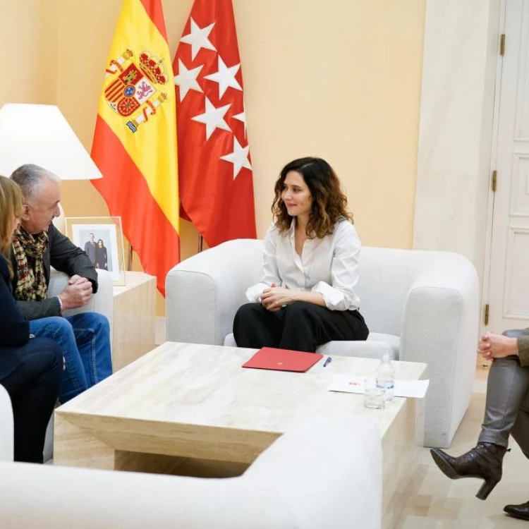 Imagen relacionada de encuentro presidenta comunidad madrid representantes ugt