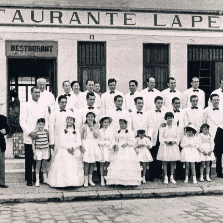 Imagen relacionada de exposicion centenario restaurantes paseo neptuno valencia