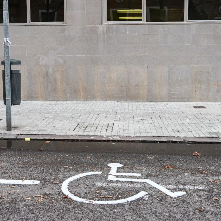 Imagen relacionada de valencia spot4dis aparcamiento movilidad reducida